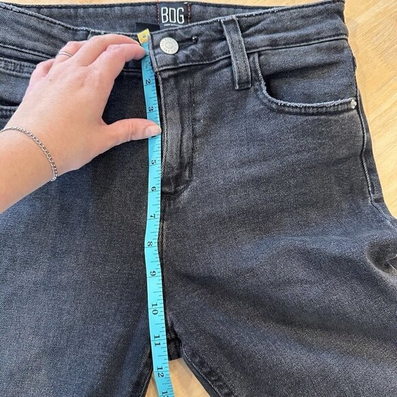 BDG Faded Black Kick Flare High Rise Cropped Raw Hem Denim Jeans Size 26 - Picture 10 of 11